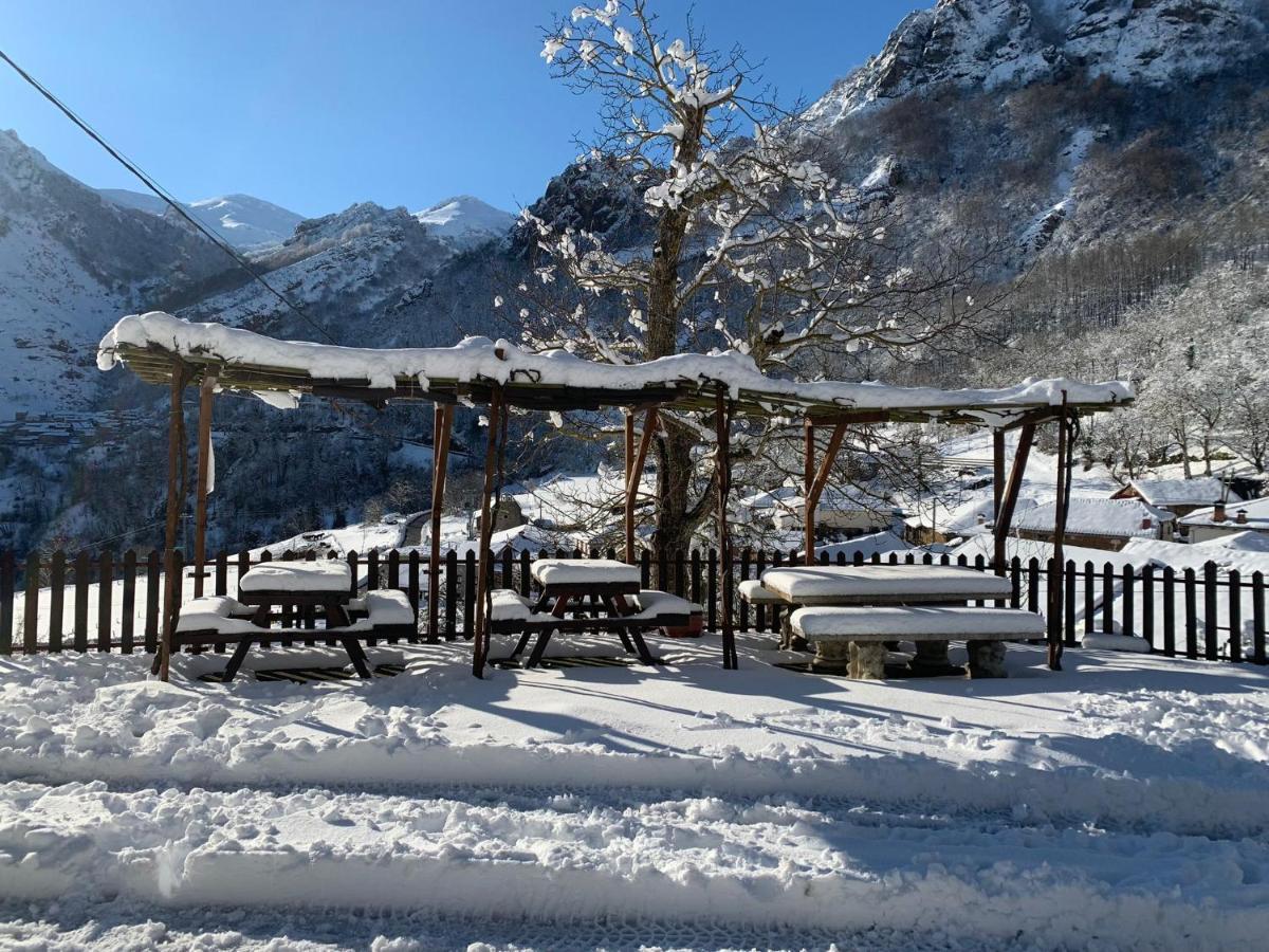 Hotel Rural El Sestil Dobres Exterior photo