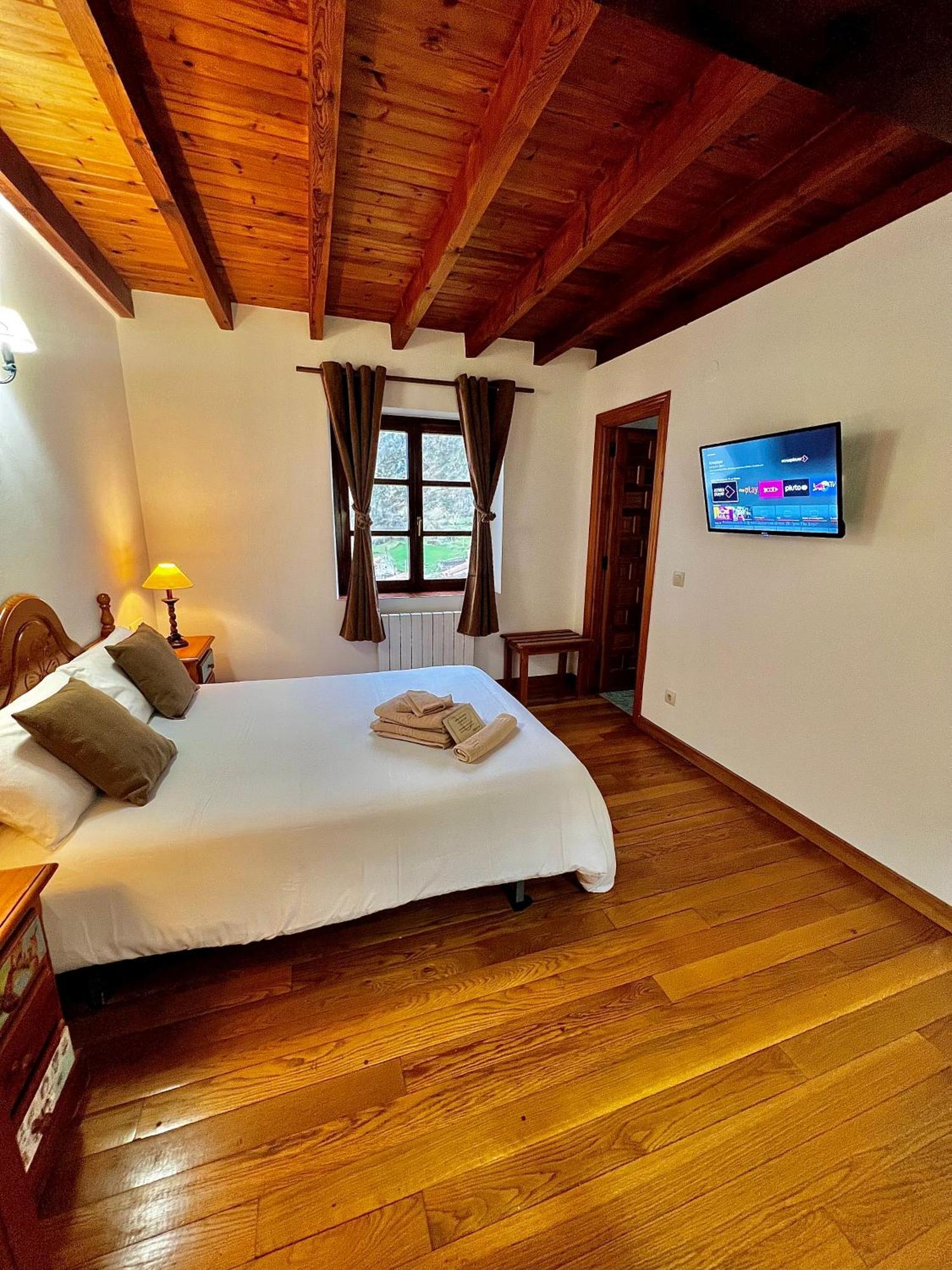 Hotel Rural El Sestil Dobres Exterior photo