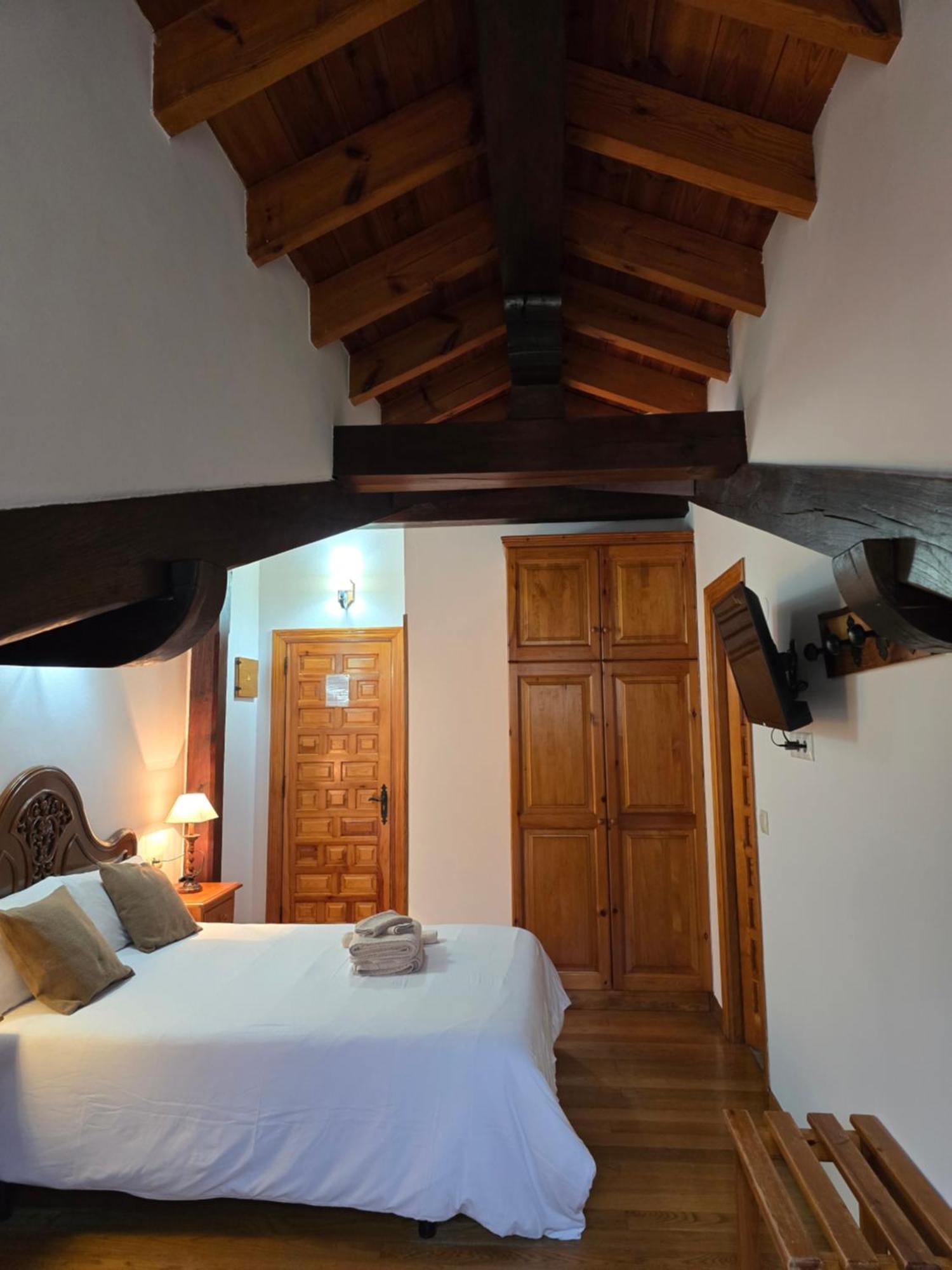 Hotel Rural El Sestil Dobres Exterior photo